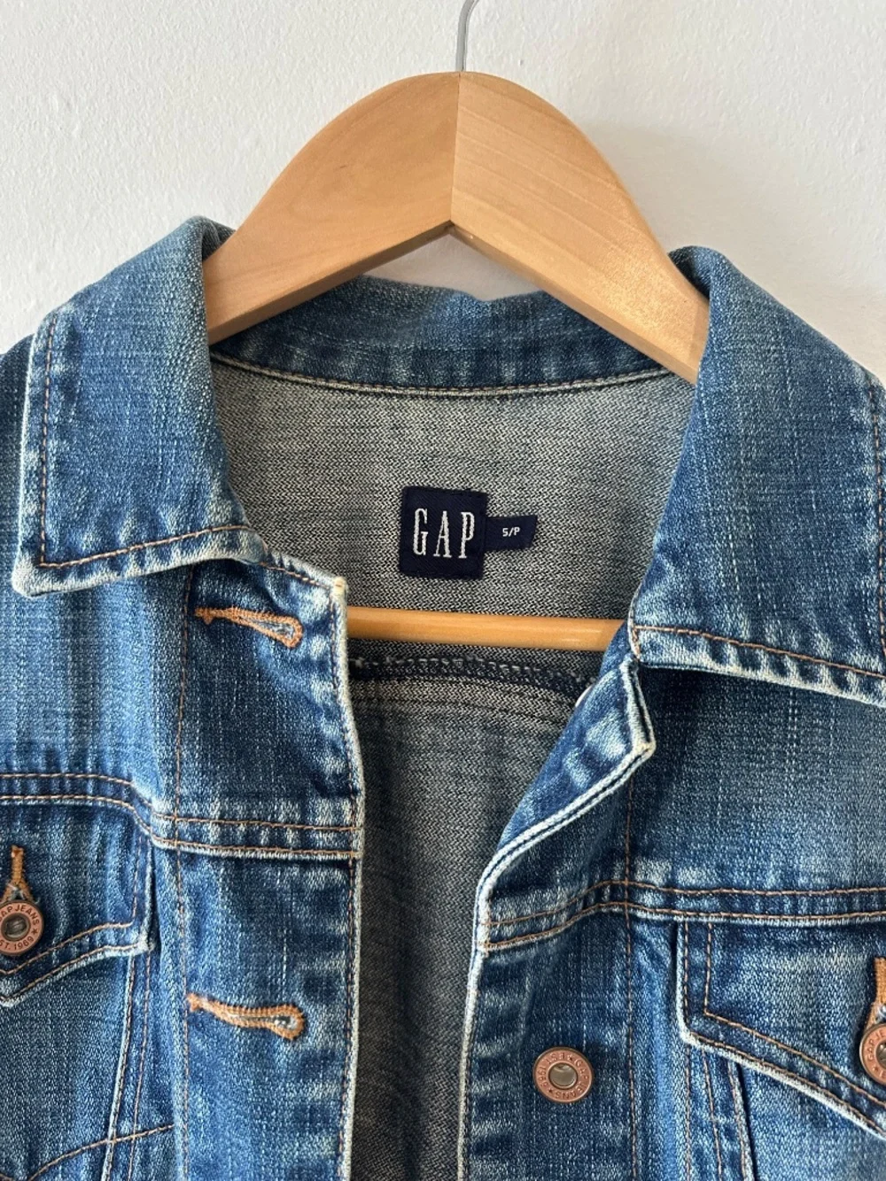 GAP denim jacket - Picture 2 of 7